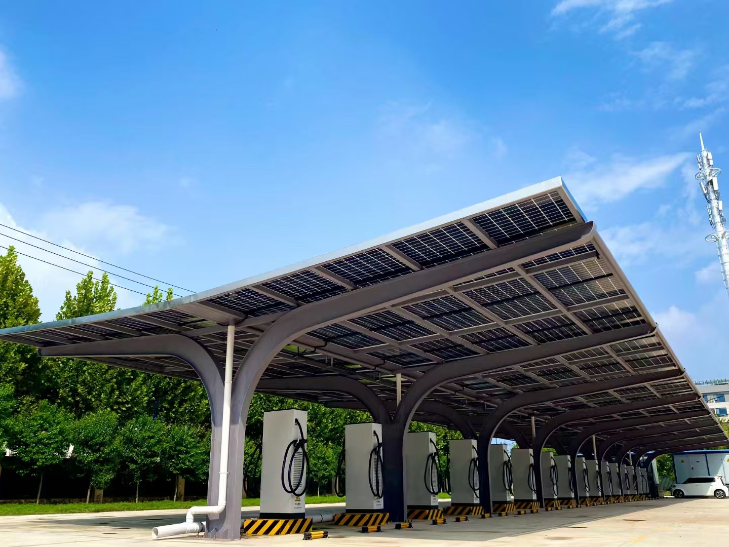 Huaiyang industrial park charging station with photovoltaic canopy